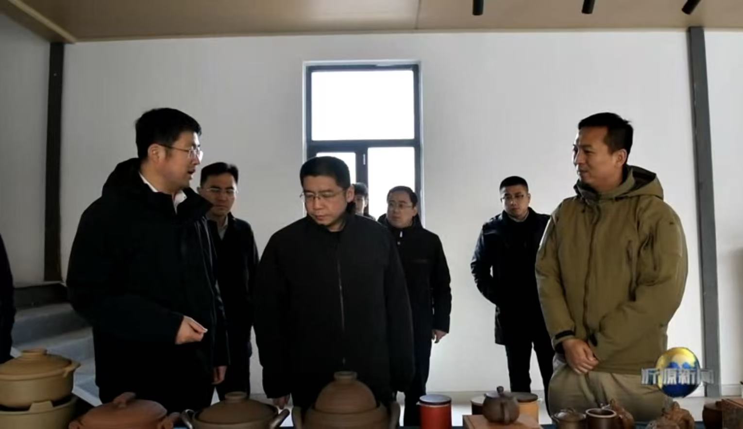 县委副书记、县长赵学到西里镇、张家坡镇调研