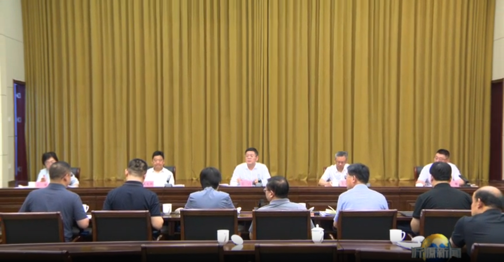 县委常委会会议召开
