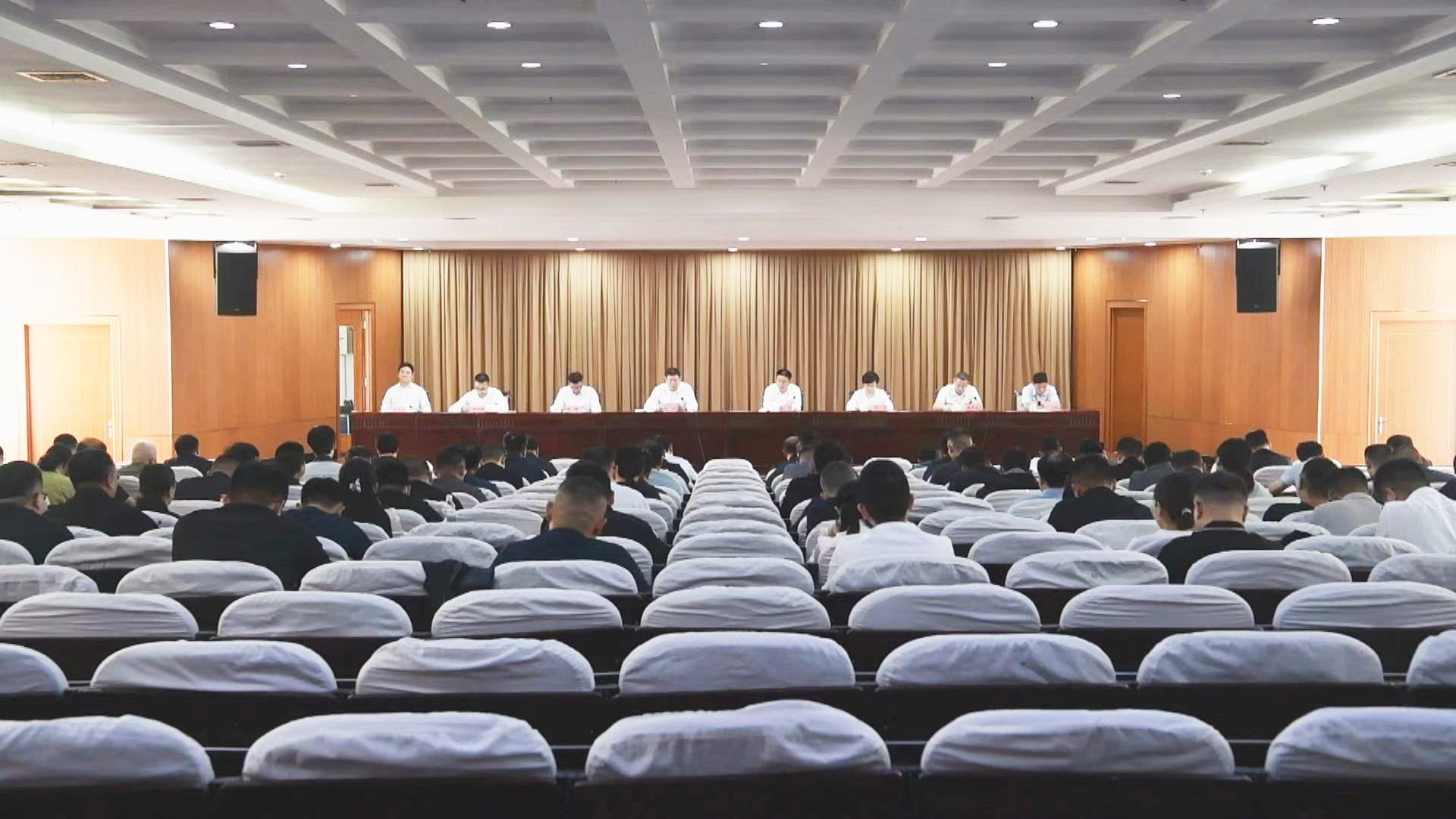 全县镇领导班子换届工作会议召开