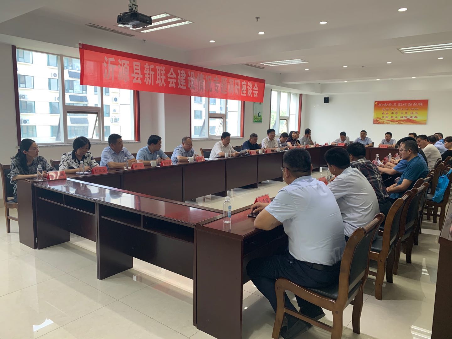 观摩团一行先后到石桥镇新联会,东里镇新联会等现场,详细了解我县各级