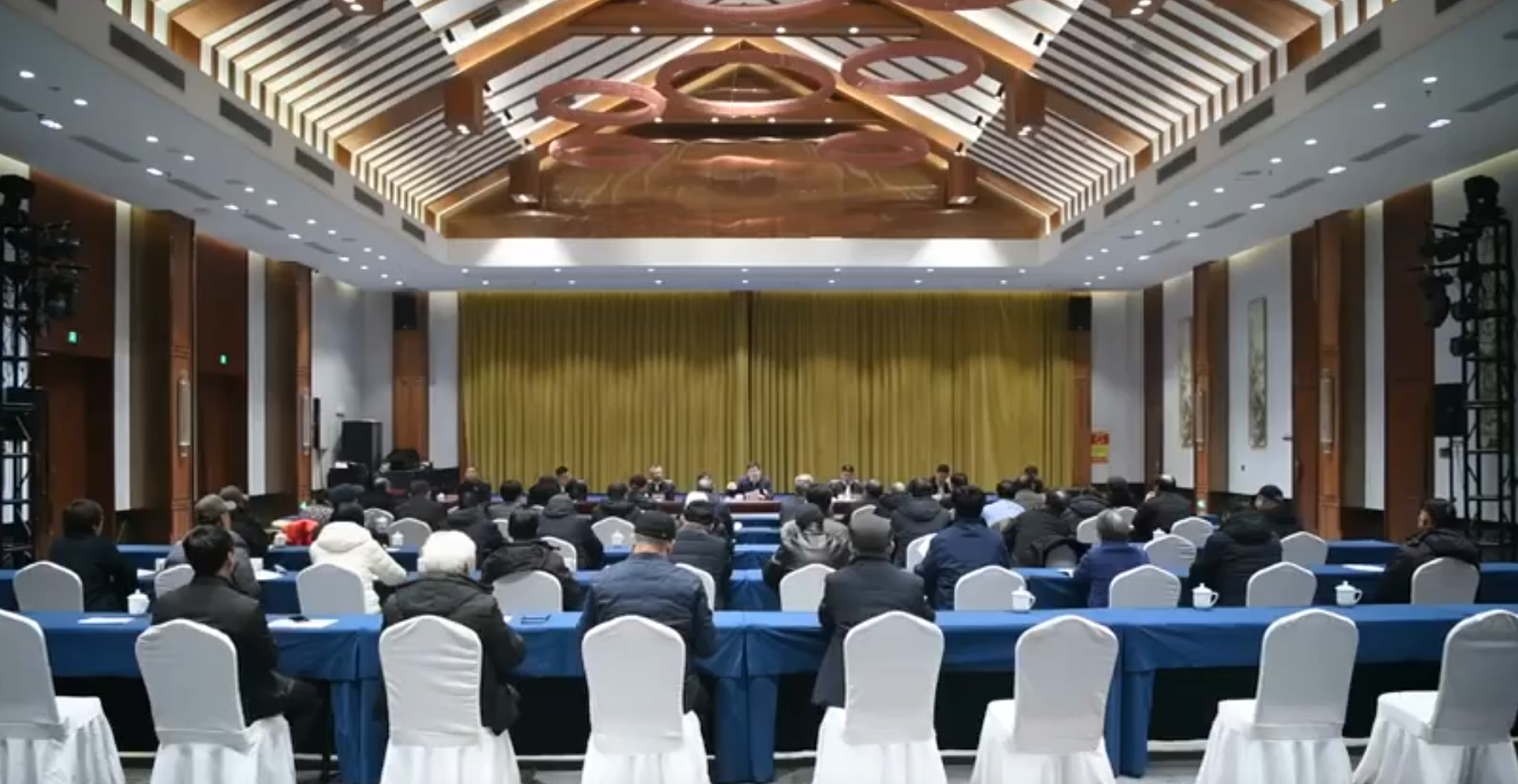 全县工作情况通报会召开